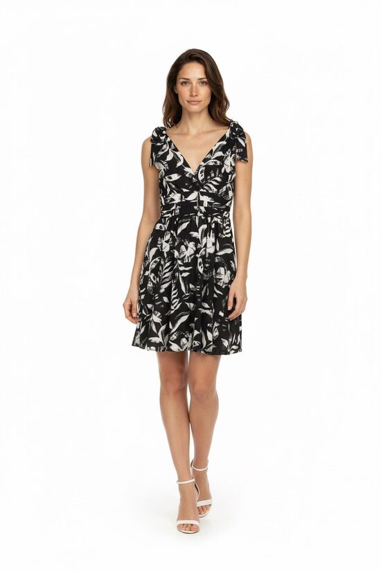 Melnbaltais sarafāns